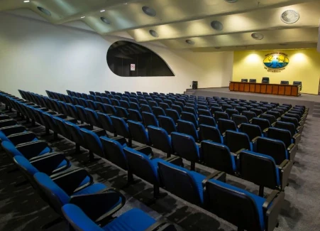 Imagem interna do auditório da Legião da Boa Vontade em Brasília